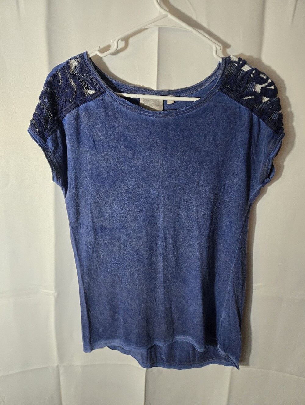 Dantelle Blue Lace-Shoulder Women's Top